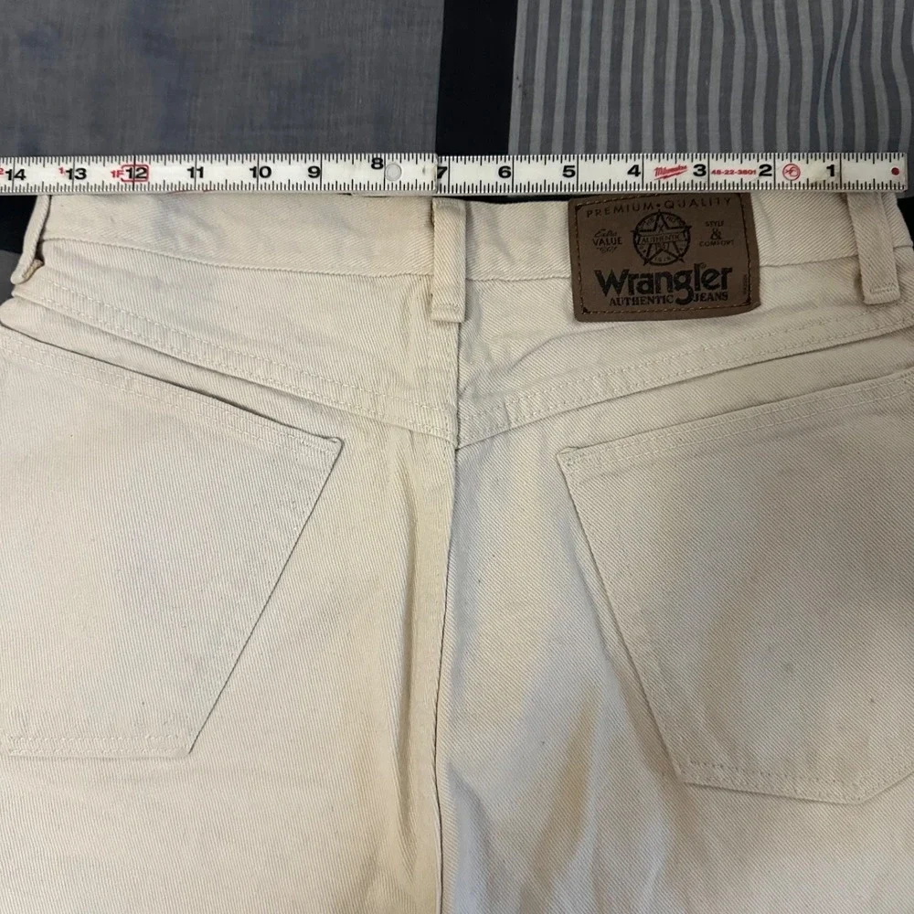 Vintage Wrangler Made In USA Denim Shorts Beige 30 Regular Fit 90s Workwear Y2K